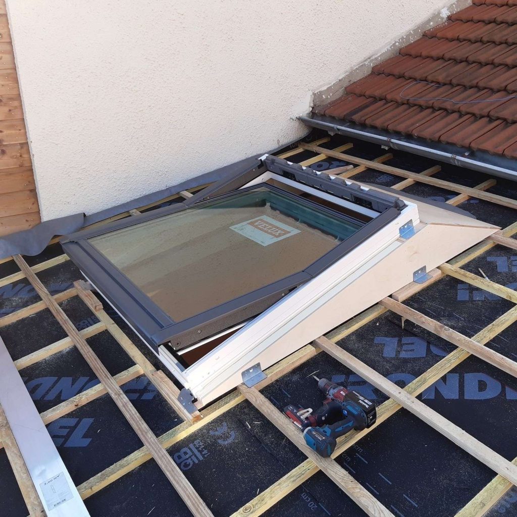 Fenêtre de toit en installation